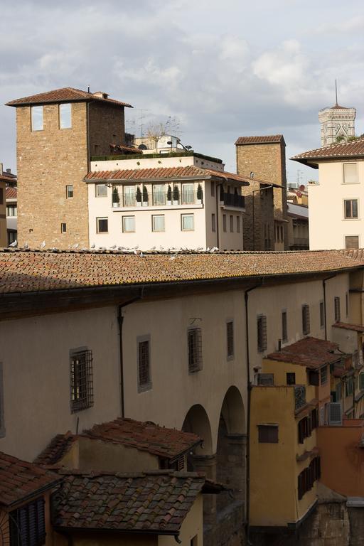 Апартаменты Ponte Vecchio Luxury II Флоренция Номер фото